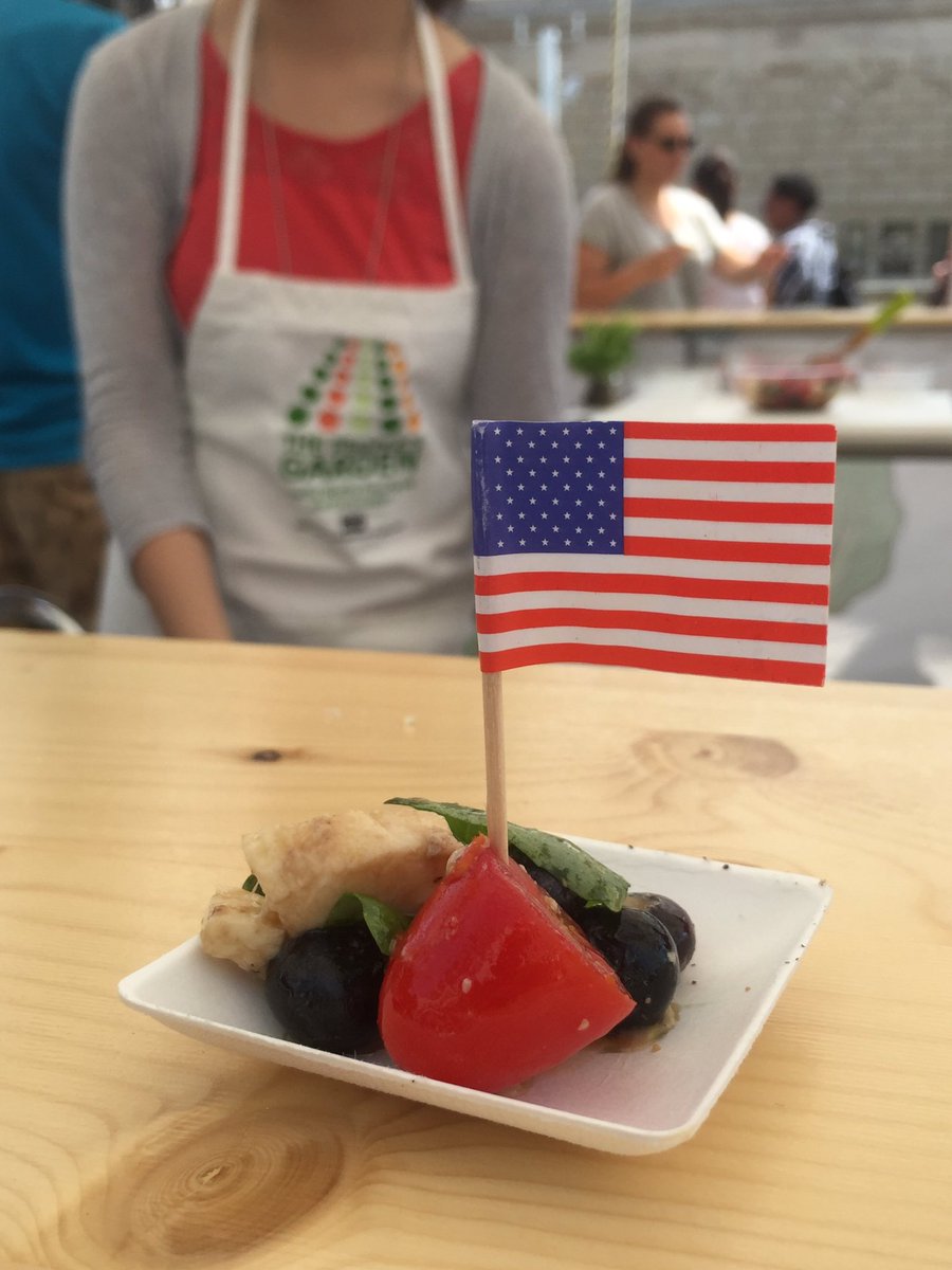 PeoplesGarden's tweet image. Peak blueberry season is now. Right on time for a Red, White and Blueberry Weekend. #July4th #VegU