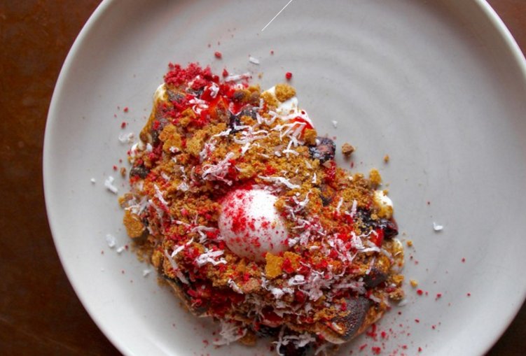 munchies's tweet photo. This LA pastry chef is reinventing Asian desserts. https://t.co/Gpu9Op752c https://t.co/5Ns7y5ujlw