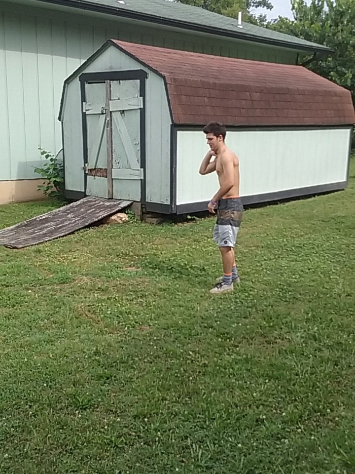 GavinTurner03's tweet photo. We're throwing shot put. What re you doing with your day?  #motivated #thegrind @LEViAM5 https://t.co/NDIn8LhvAn
