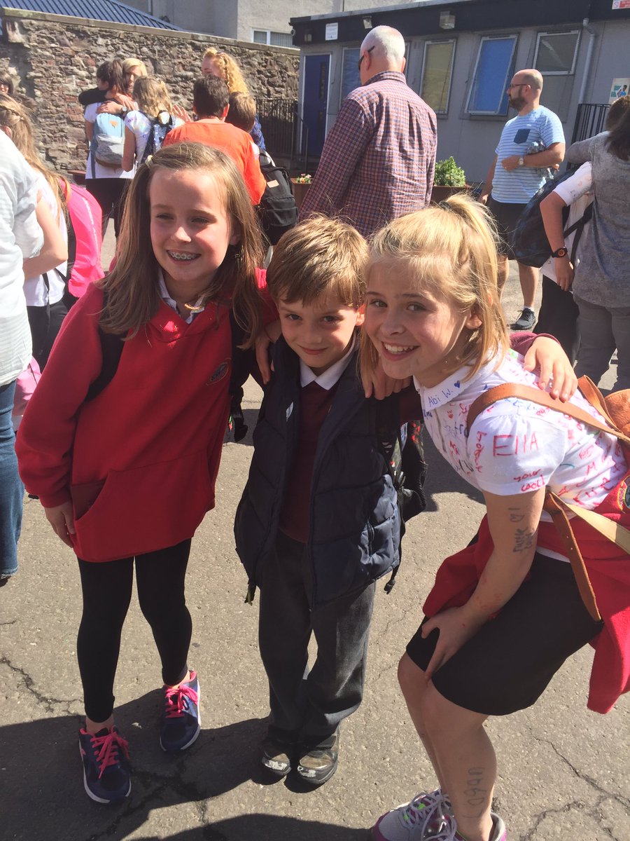 Sol saying goodbye to his favs from p7 <a href="/DunnottarSchool/">Dunnottar School</a> 
Good luck to you all. You'll be missed! 👍