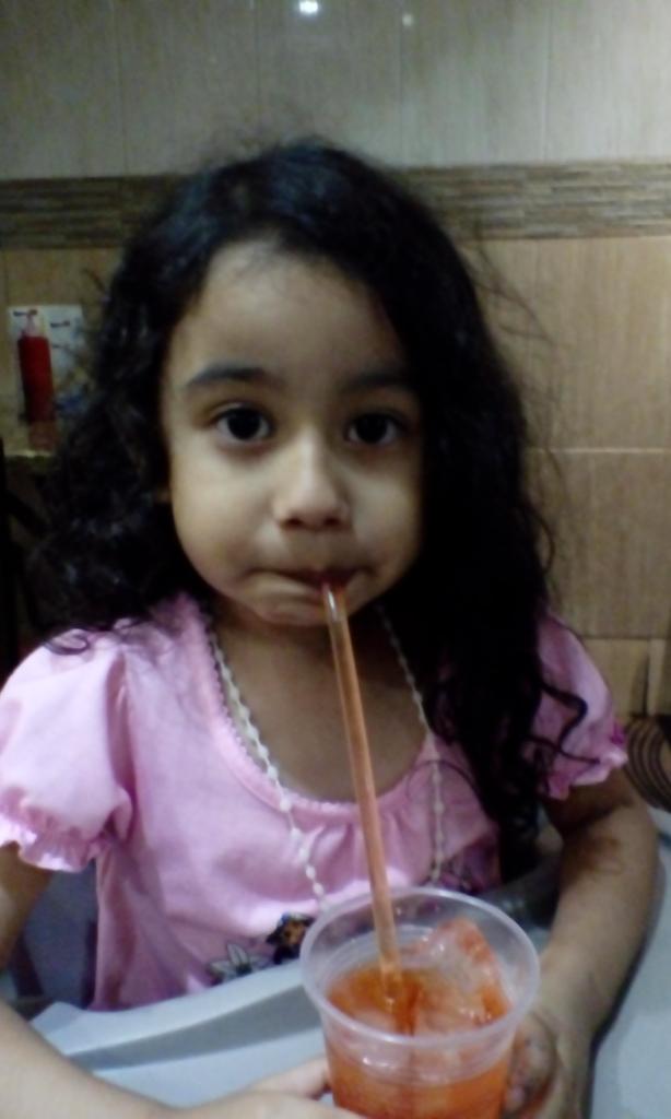 carmenjunavesp's tweet photo. Mi hijita la princesita de mami te amo preciosita https://t.co/DEKZ0jNPPc