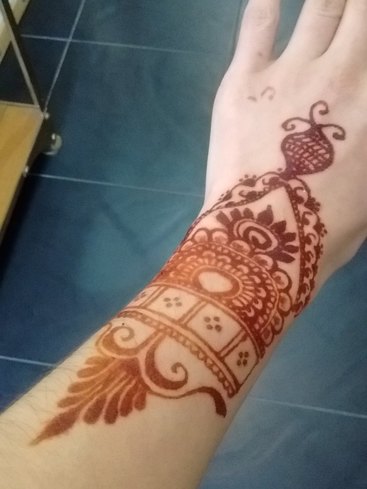 devas_amara's tweet image. Tatuajes en Henna @ingeniousmstore cra 13a 77a-38 hasta las 7pm