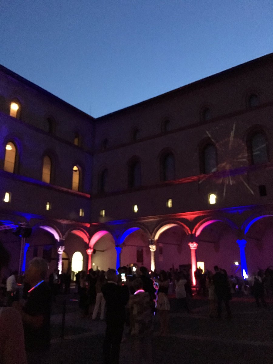 letiglb's tweet photo. L'@USConsMilan festeggia così il 4 luglio. 🇺🇸 #July4MI https://t.co/h0XZRKUh8b