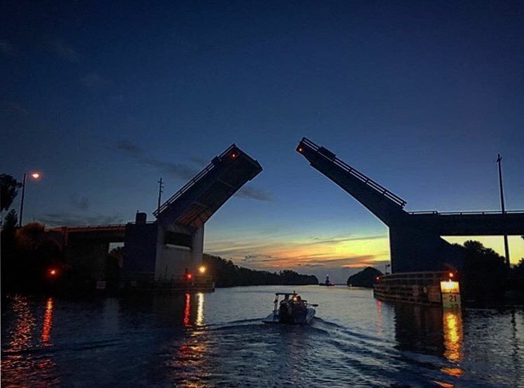 Guide_Hire's tweet image. "Commuting to work" for @captjustin_price 
#WeKnowAGuide | #GuideHire | #SaltyVibes | #Low… ift.tt/29i9BjE