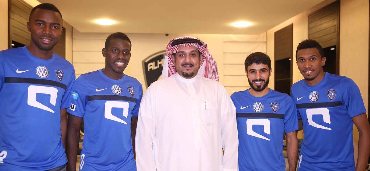 Alhilal_FC's tweet photo. التقى سمو رئيس نادي #الهلال بالمنضمين حديثًا "أسامة هوساوي، عبدالملك الخيبري، عبدالمجيد الرويلي وماجد النجراني". https://t.co/BienoEPGAT