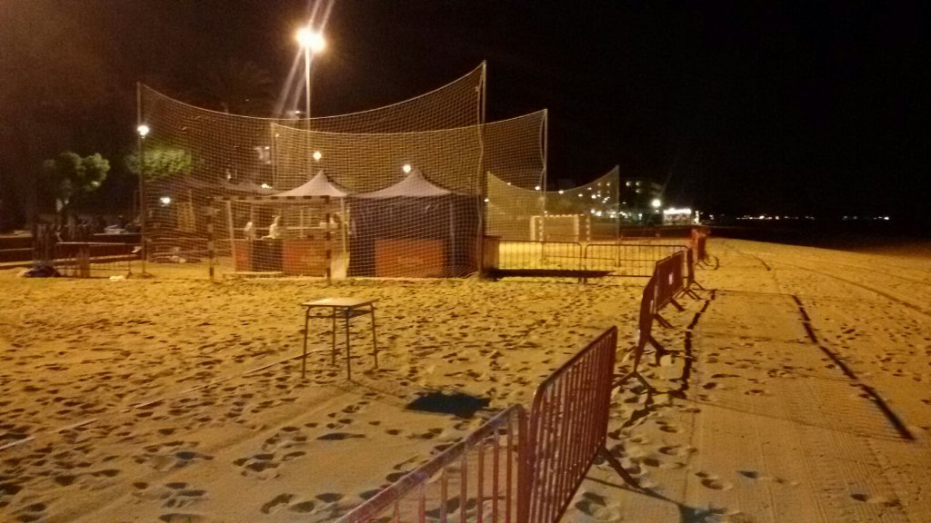 MaresmeWeek's tweet photo. Tot preparat per l'inici de la 3a @maresmeweek 2016!! Fins demà! #handbolplatja https://t.co/pzI90uyNe8