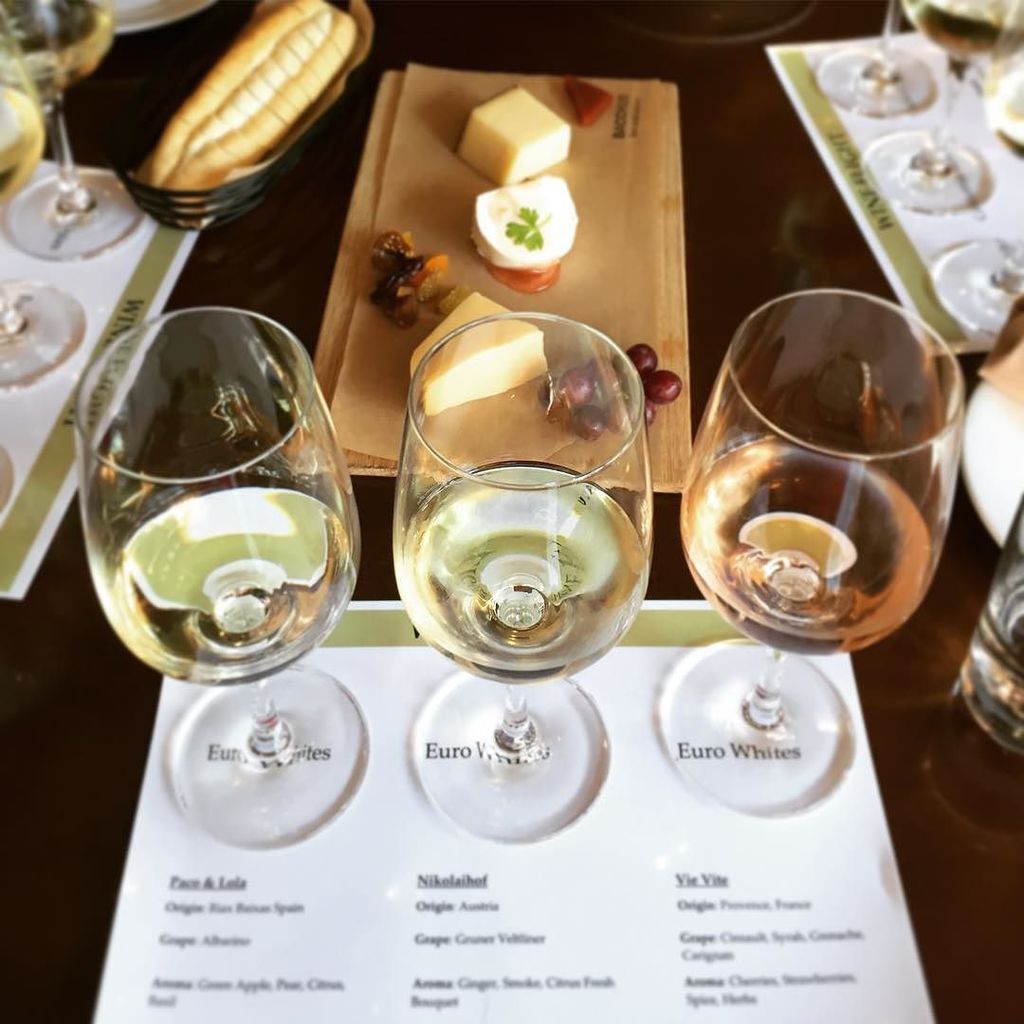 ErinMasha's tweet photo. Holiday weekend ready! Euro White flights @bacchus_irvine with the girls! #Albariño #grune… https://t.co/e7ecTtZEbX https://t.co/3g1C27m76K