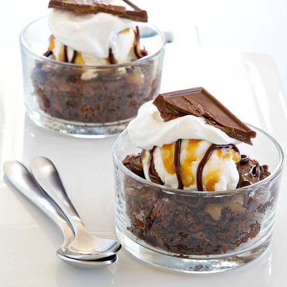 togoevents_'s tweet photo. These caramel stuffed chocolate brownies look lush! #food #tasty #chocolate https://t.co/l7BI3widyC