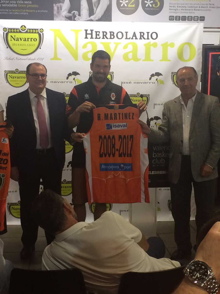 valenciabasket's tweet photo. Y van 9 😍 https://t.co/Pcq9gxLcjo