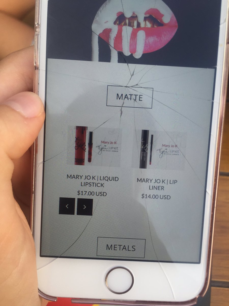 kylielipkitupd's tweet photo. Liquid Lipstick on its own is 17$ and liner on its own is 14$ https://t.co/f11nj3UC9x