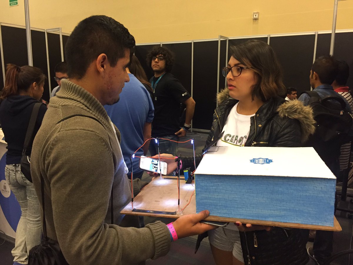 hackfundgdl's tweet image. Los demos están increíbles. #hackatoncpmx #CPMX7