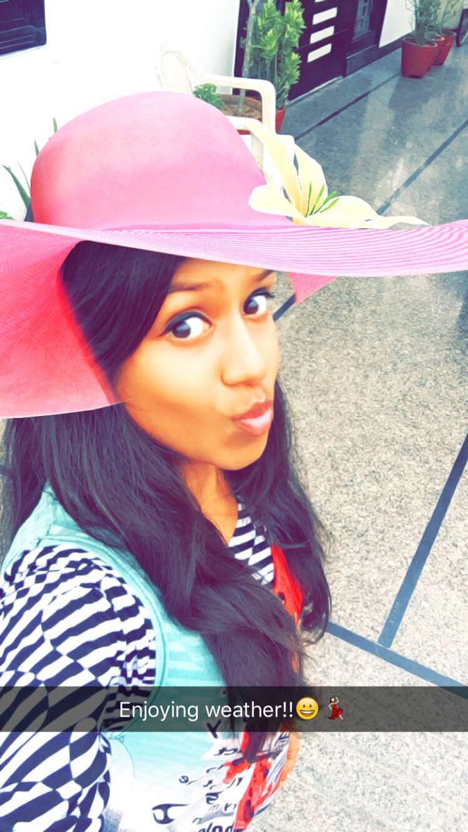 rashmi_0028's tweet photo. When you're enjoying the weather...!! #snapchtfilter #crazymewidthisfilter #weather #pout #pose #myfirsttweet๐โค๏ธ https://t.co/DJDPqZcHxq