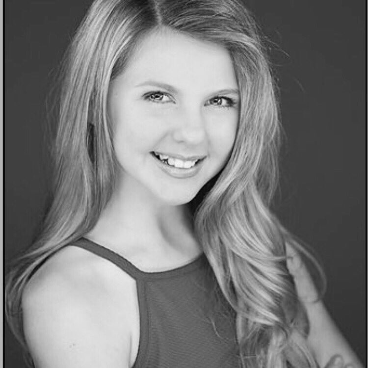 GeorgiaMatlack's tweet photo. Picture day!!! https://t.co/BJIwP7akga