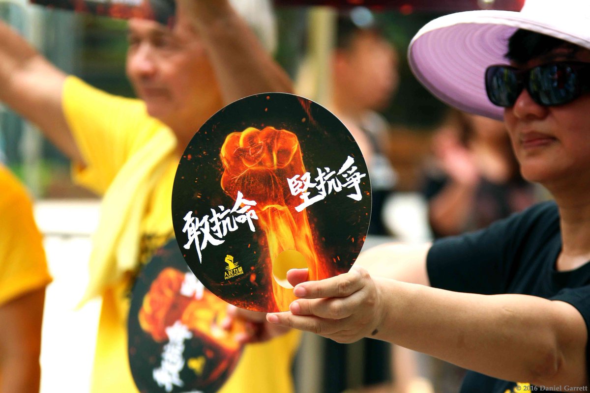 DanGarrett97's tweet photo. Some of my photos from earlier today at #HK's #71 march #LamWingKee #HK #Booksellers #CY #radicalsrule #protest https://t.co/vzT0ZEmmoB