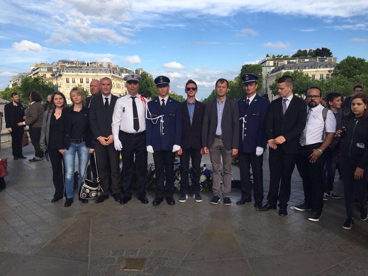 flagasso's tweet photo. @flagasso et @RainbowCops en tenue à la cérémonie d'hommage rendue aux combattants, résistants et déportés #LGBT 2/2 https://t.co/FCtGrEGQHg