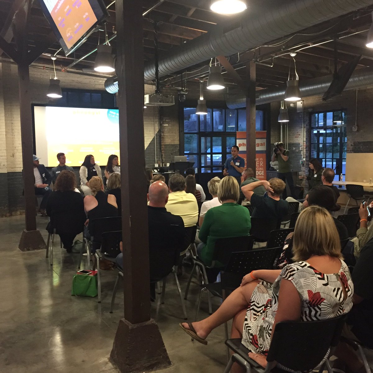 JasonVitug's tweet photo. This is how we do #financialeducation #Nashville #TheRoad2016 @emergebenefit @Phroogal @CashvilleSky https://t.co/0jc9thGutP