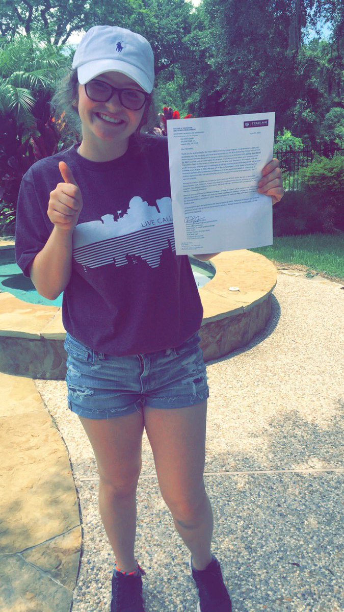 meredithcolelli's tweet photo. my dream has come true!!! I'm committing to the dance program at TAMU! Gig em👍🏻 https://t.co/XOMNqzuO9N