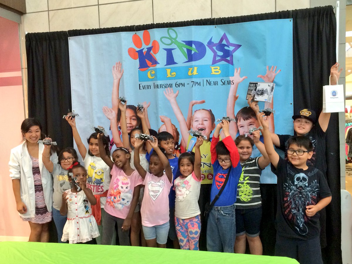 RollingRobots's tweet photo. It was so fun building robots at Kids Club at SouthBay Pavilion Mall.  #STEM #RollingRobots #SummerCamp https://t.co/TW0paILFIC