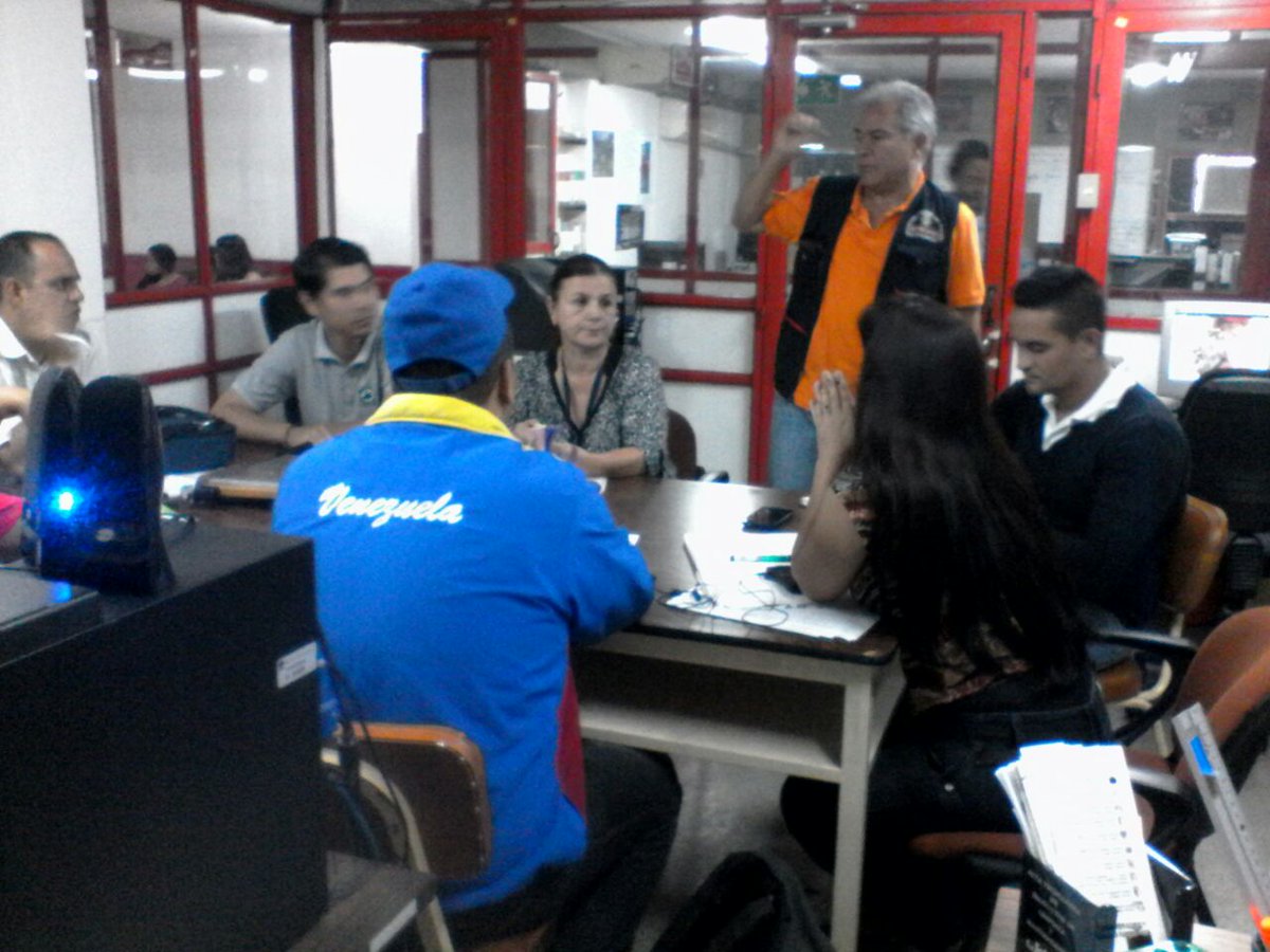 Reunión para el plan d formación de recreadores único del Estado <a href="/SilvaEleazarL/">Eleazar López Silva</a> <a href="/TachiraIdena/">Idenna Táchira</a> @MPPEDUCACION <a href="/enDIOS/">BRENDA</a>