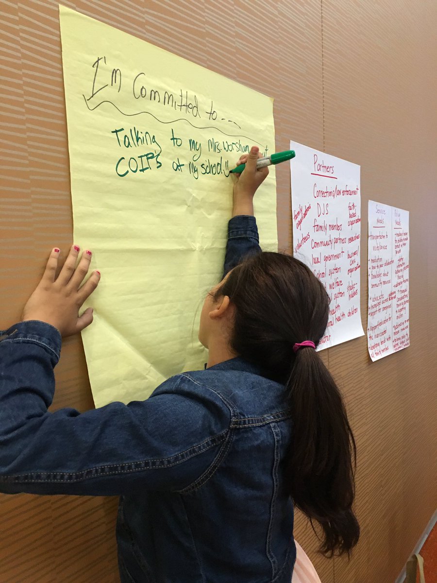 MaddyKidAuthor's tweet photo. #COIP2016 w/ @Family_League break out session. What are you committed to? @MiHyun101 https://t.co/361pb6syjv