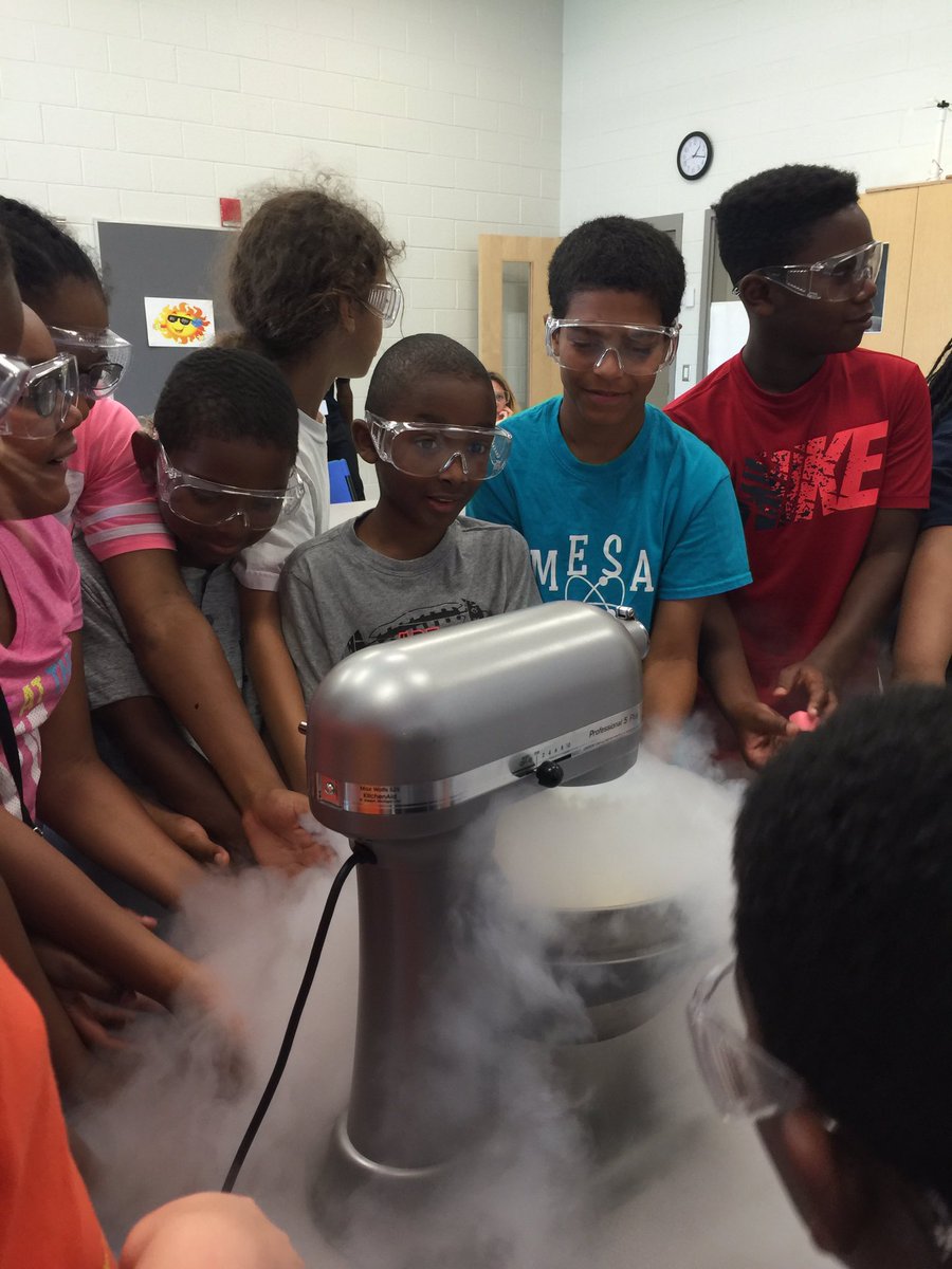 JERSciCenter's tweet photo. "Cool" creations with liquid nitrogen! #PolarSTEM camp! https://t.co/es1yD37cYj