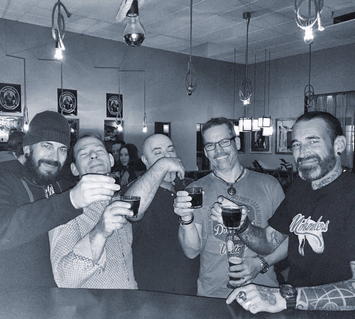 Wish you all a great and awesome weekend. Have fun bros 🍻🎩💪🏻👊🏻🔪 #beardedvillains #respect #onebrotherhoodoneship