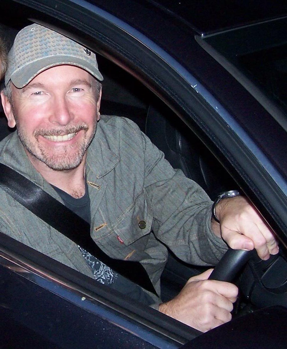 AlwaysU2's tweet photo. ♪Always...
And always wear a safety belt, Always...♫

...Now and Forever
For Always♪
#U2 #B-Side @U2 #TheEdge #Edge https://t.co/m9V9Jcm43K
