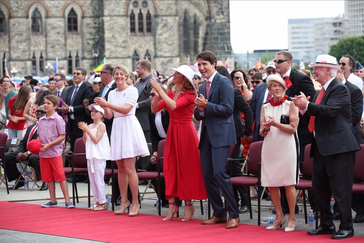 JustinTrudeau's tweet photo. Celebrating #CanadaDay on the Hill – with tens of thousands of friends! https://t.co/27RCws8Kd2