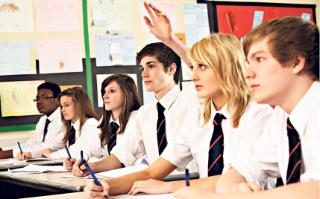 The 'two apples bullying' lesson packs a punch via <a href="/tele_education/">Telegraph Education</a>. buff.ly/28V78ao