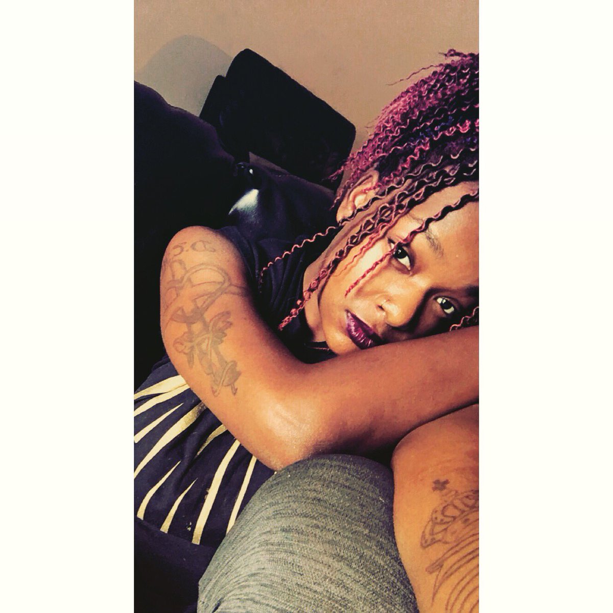 JusMe1211's tweet photo. This one for my exes  🙅🏾🖐🏽😏 https://t.co/MErZuOeAHV