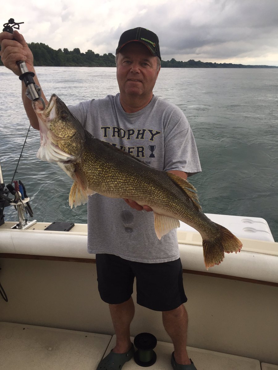 trophytakerfc's tweet photo. Currently in first place #willithold? #Erieau #TTFC https://t.co/aLGsSFKFfE