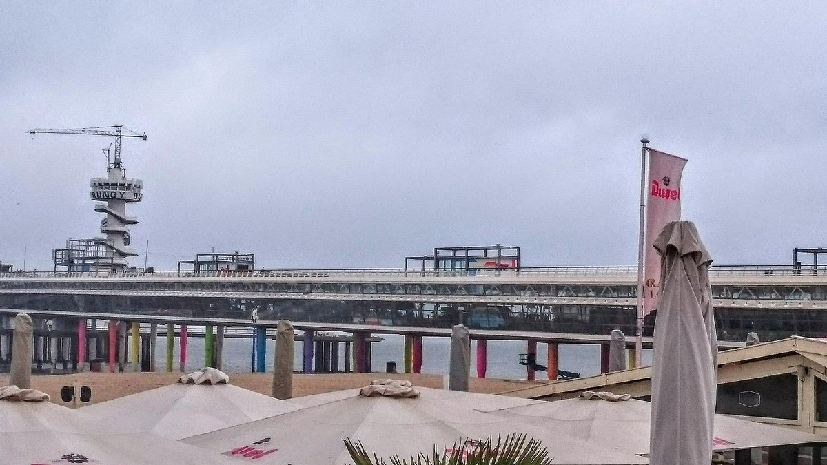 Bollyfoods's tweet photo. #Foodtruck with a Bolly- #view: op @OnzePier in #Scheveningen tijdens het @reizendester #festival! Nog t/m zondag! https://t.co/qFgowCUIKi