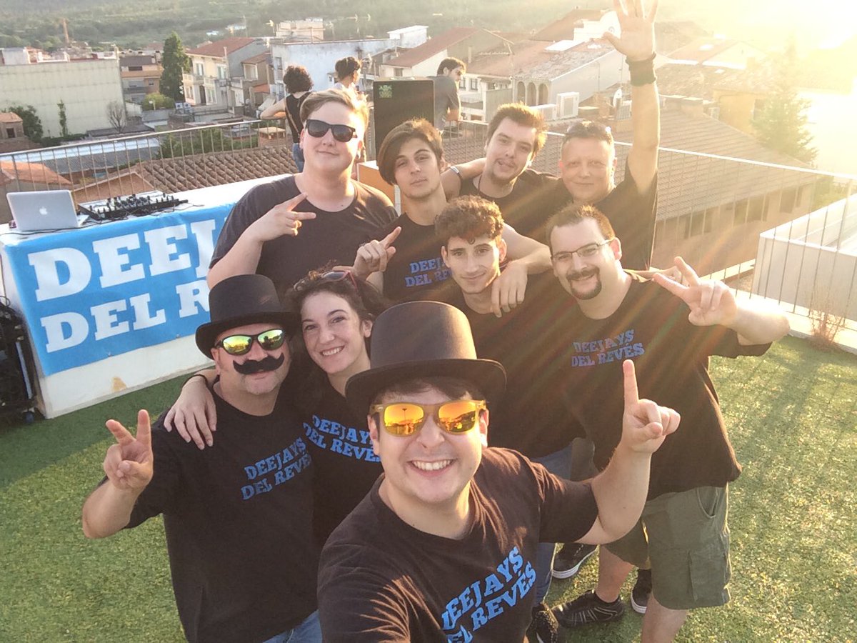 deejaysdelreves's tweet image. Comencen les nits d'estiu a la terrassa del Mirador!! #DDR #nitsdestiu16
