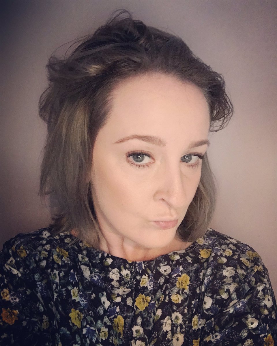 blondie3486's tweet image. New hair new #lvlashes #newbrows #benefit