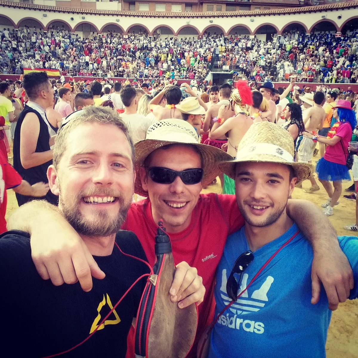Josucho__'s tweet photo. San Pedros, San Pablos.... Y Saaaaan Juanes! !!!!! #Soria #Amigos y al #Lioooooo https://t.co/9GM1GSdAdc