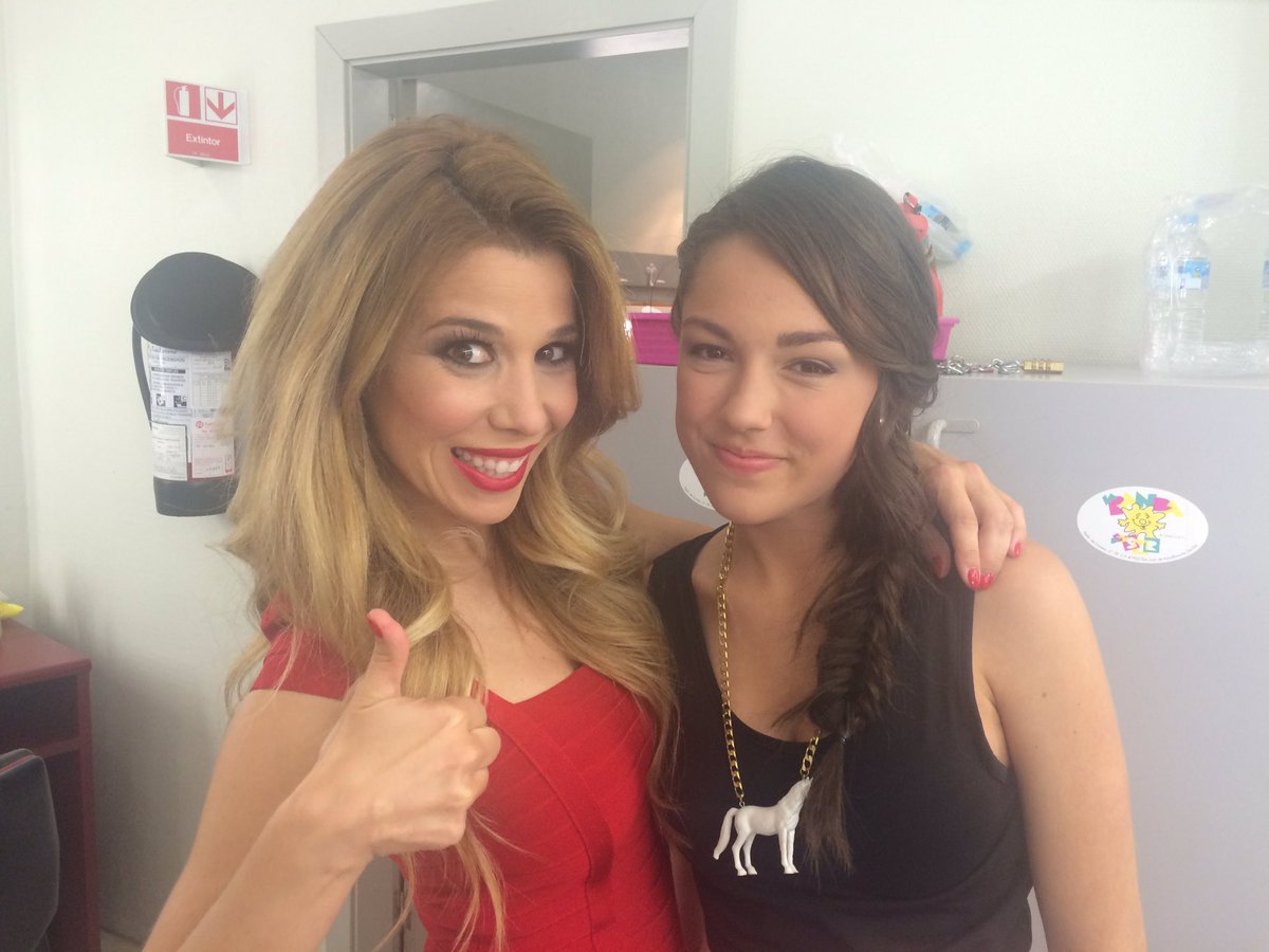 NataliaOficial_'s tweet photo. Ya estamos preparados para esta noche @fenomenofantv @Mariaparradovoz y yo 😊 https://t.co/mTsnaWKyDW