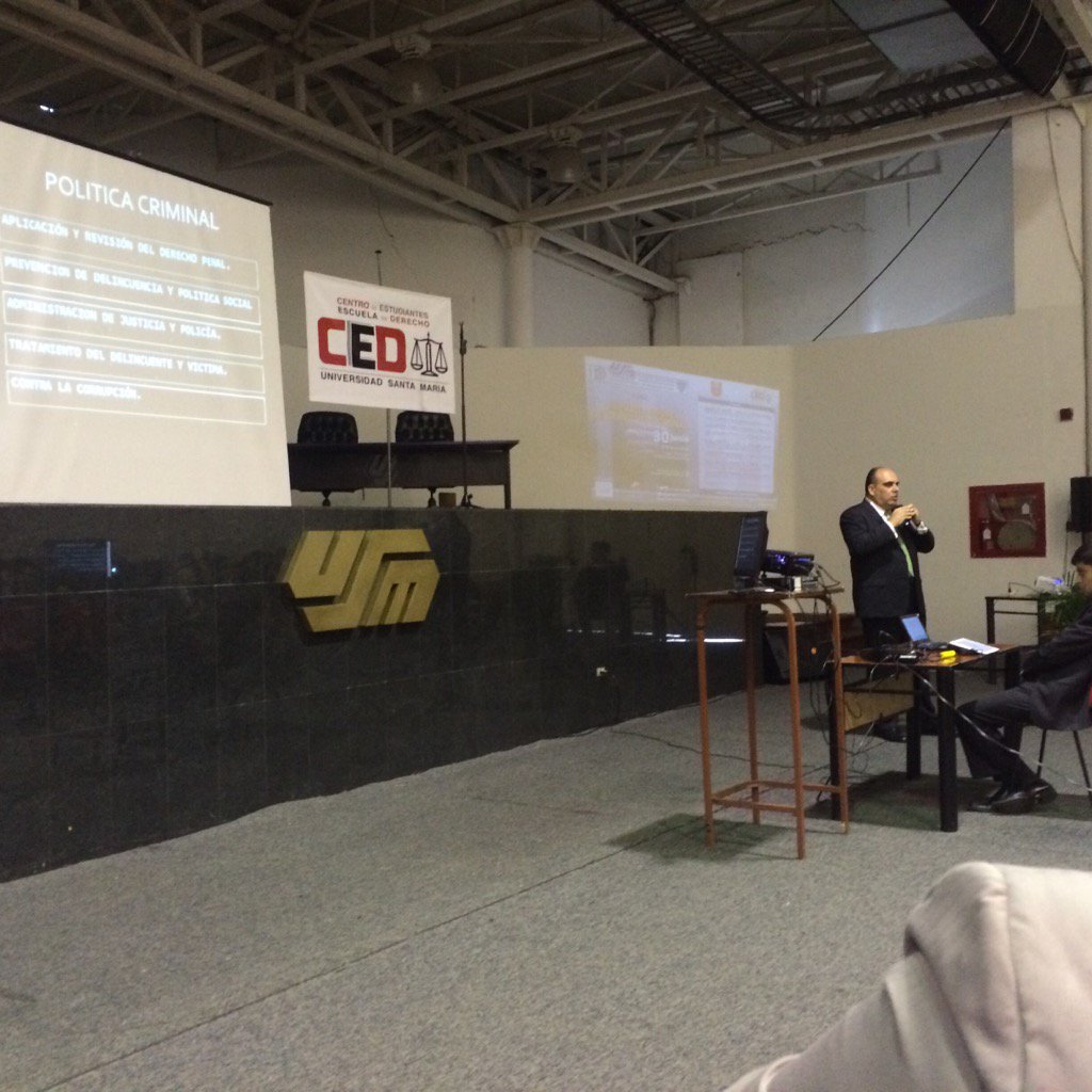 Decano de Derecho en el foro Penal de USM