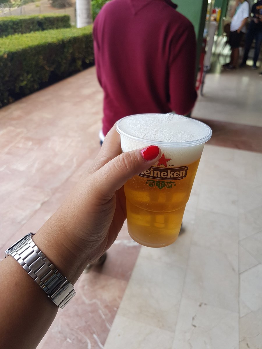 es_elbisnes's tweet photo. No puede faltar @INCABE en ningún  evento de innovación que se precie con su stand de #Heineken #weloveyou https://t.co/cFJCNdXsA8