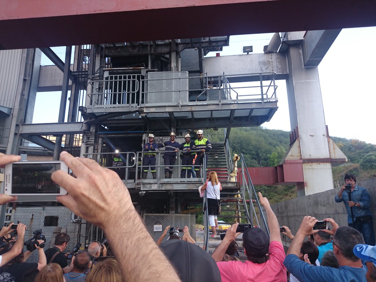 muyerescarbón tweet media