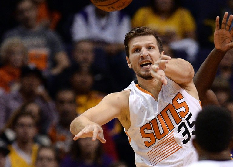 Eurohoopsnet's tweet photo. Mirza @Teletovic33 joins the @Bucks with a three-year, 30 million deal: https://t.co/mlkyCil4ox https://t.co/VAS9FDojtf