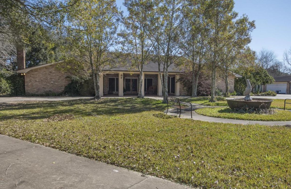 mauriweb's tweet image. Check out my #listing in #Carencro #LA tour.circlepix.com/home/D5JMBV #realestate #realtor