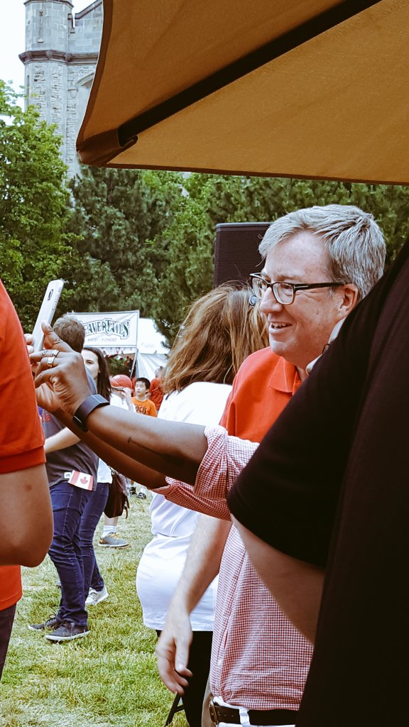 ShannsView's tweet photo. The mayor @JimWatsonOttawa enjoyed the winning chicken sandwich recipe. #mpchickenhero #canadaday https://t.co/sOo2nqOecW
