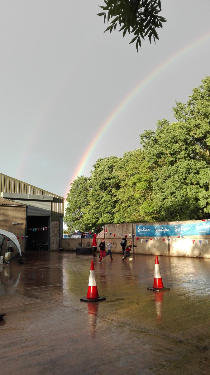TimCstamford's tweet photo. @Uff_Gfest pot of gold in someone's tent!!! https://t.co/XEDONcvWFO