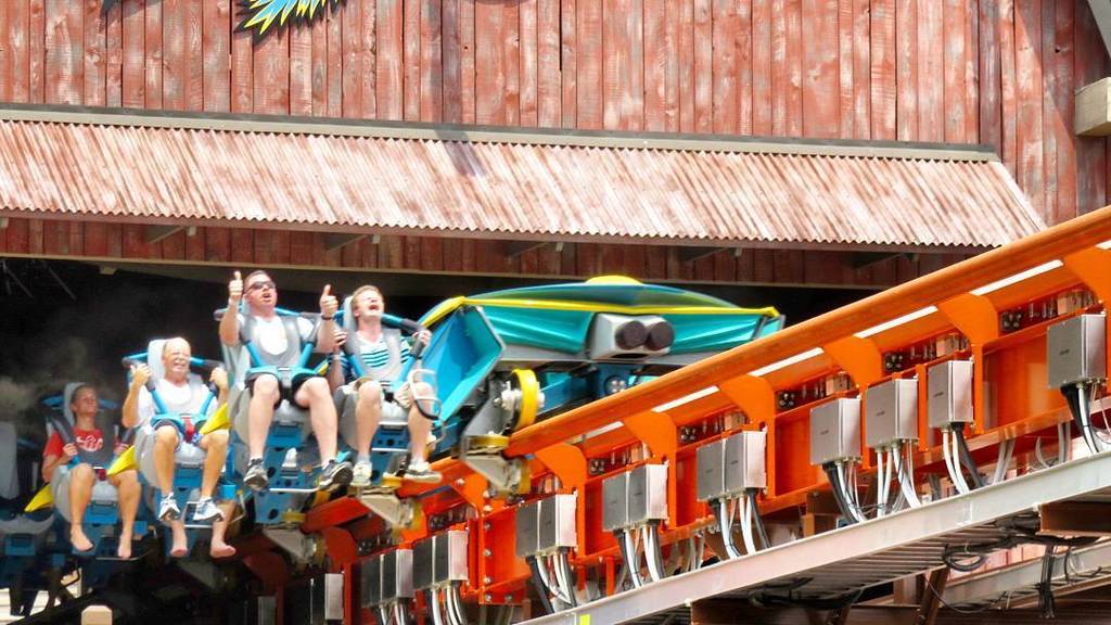 zeebardbaird's tweet photo. Same, dudes. Same.
#thunderbird #bolligerandmabillard #wingcoaster #holidayworld #rollerc… https://t.co/ZZAE7cCScb https://t.co/0okXVpMIBP