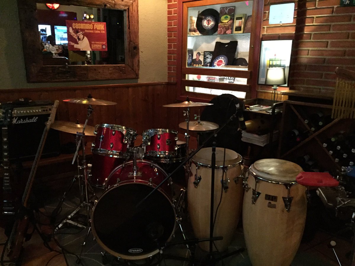 Todo preparado para hacer un poco de ruido esta noche en <a href="/LaBodeguetaClub/">La Bodegueta</a>