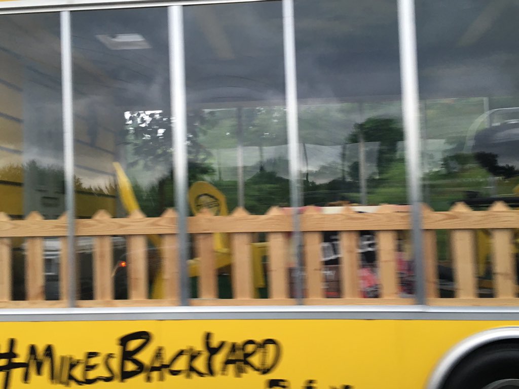 causalatet1845's tweet photo. @mbarile13 whoa #trailerking #mikesbackyard https://t.co/gZlzFa1MB3