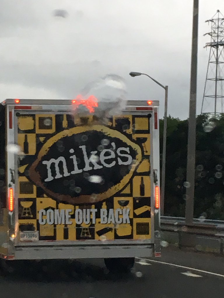 causalatet1845's tweet photo. @mbarile13 whoa #trailerking #mikesbackyard https://t.co/gZlzFa1MB3