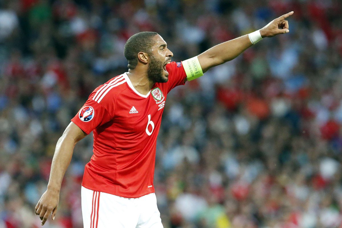 Euro2016Haber's tweet photo. #Maç : İlk yarı Sonucu : Galler 1 - 1 Belçika #Euro2016 #WAL #BEL https://t.co/XRUuaBXatq