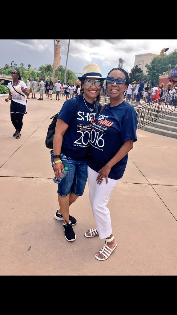 PastorDBMorton's tweet image. Cute Lady Oliver, her hubby Overseer Oliver &amp;amp; family were at Universal Studios w/  #FGBCF2016 Family! Thx 👏👏👏💗!