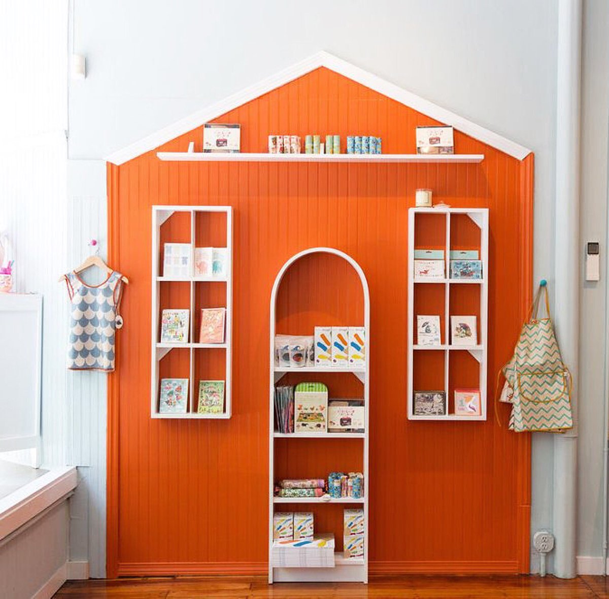 kidKATAT's tweet photo. Love how @CouCou_Boston integrated wall storage with a beautiful design in their store. Brilliant! #KidMNML #minimal https://t.co/9TdoXLlaUW